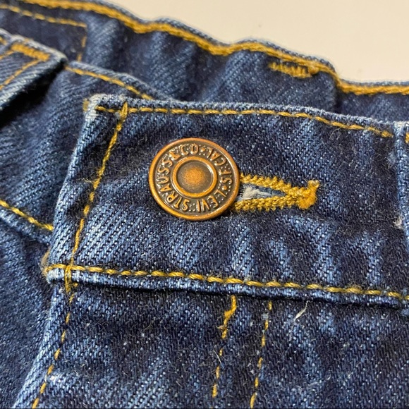 Levi 555 Dark Wash Distressed Denim Cutoffs - Picture 8 of 10